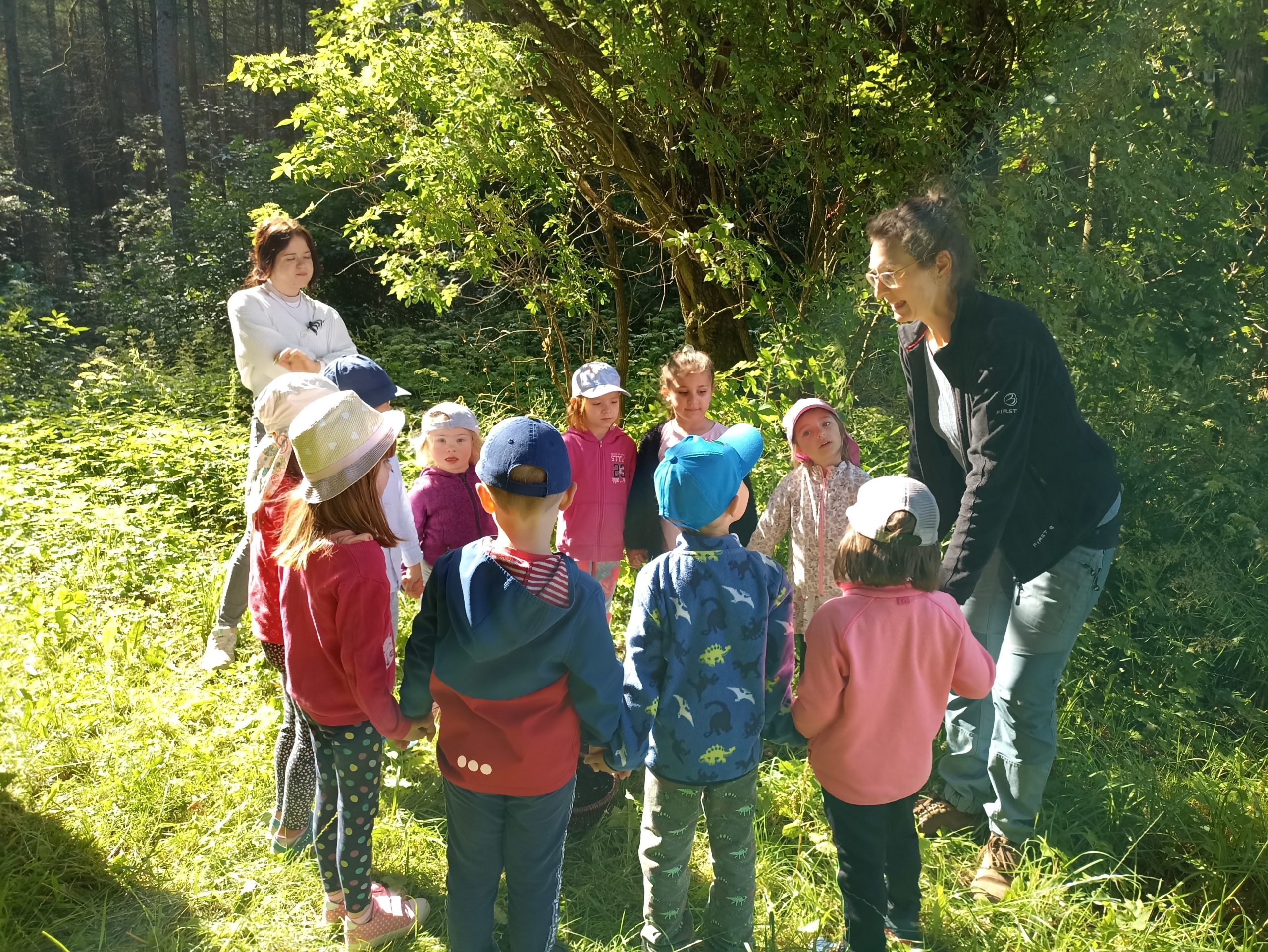 Am Dienstag 12.07. 2022 durften die Igel und ABC Kinder der Kita "Flachsröste" eine eigene Limonade herstellen.